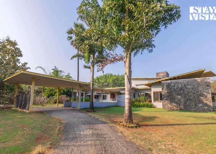 Jay House By Stayvista - Leisure Oasis With Pool, Snooker, Table Tennis & Foosball Fun Alibaug